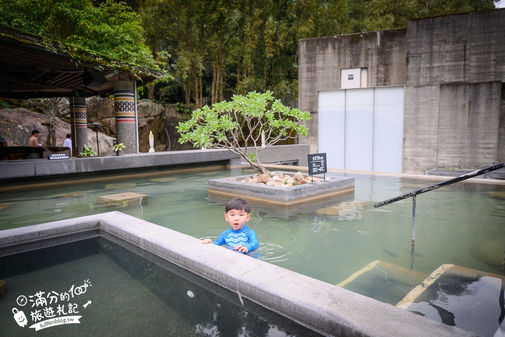 苗栗【泰安觀止溫泉會館】一泊二食溫泉客房開箱.可住宿可泡湯.被森林包圍的清水模溫泉城堡!