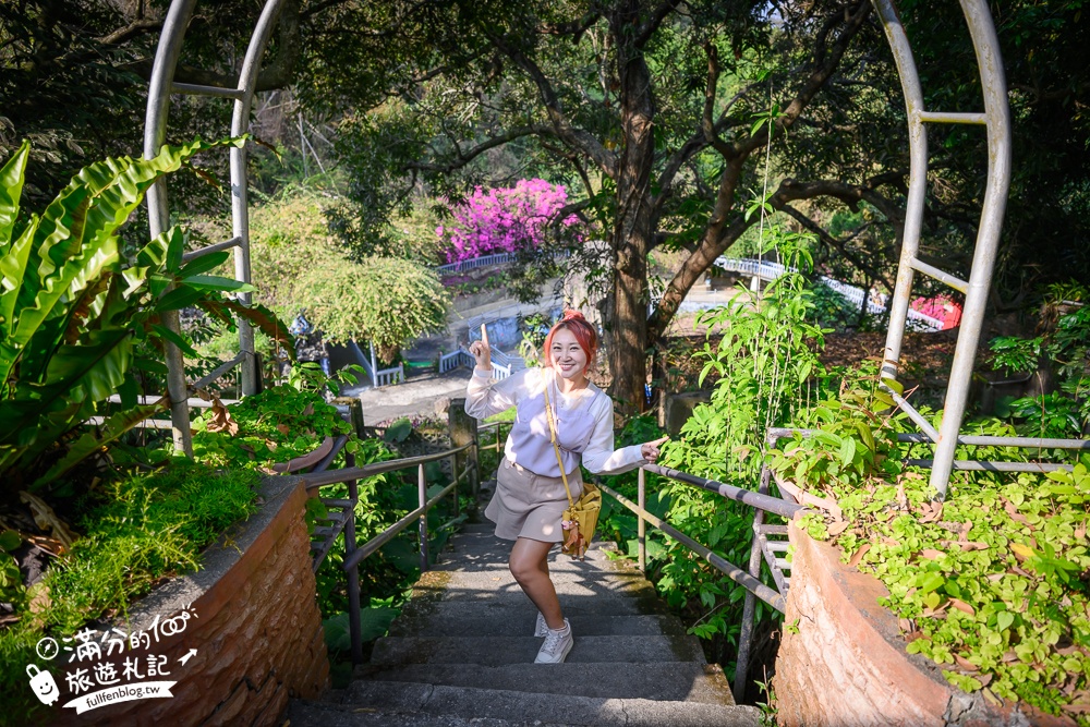 高雄【三桃山森林休閒園】台灣最早期的遊樂園創始地.100元門票玩到底.人氣高空腳踏車&超長溜滑梯!