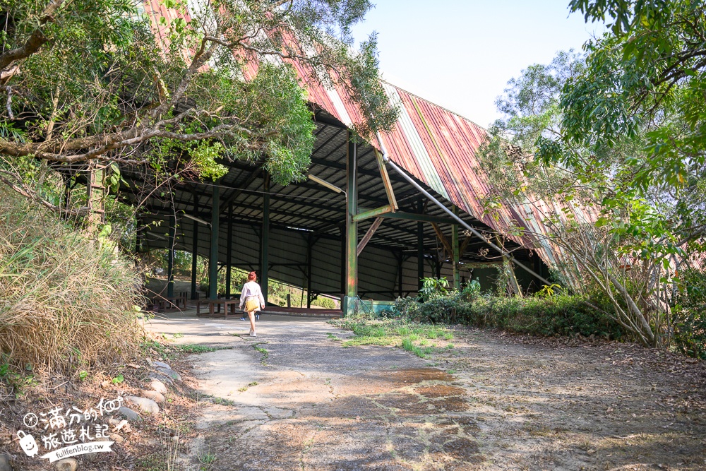 高雄【三桃山森林休閒園】台灣最早期的遊樂園創始地.100元門票玩到底.人氣高空腳踏車&超長溜滑梯!