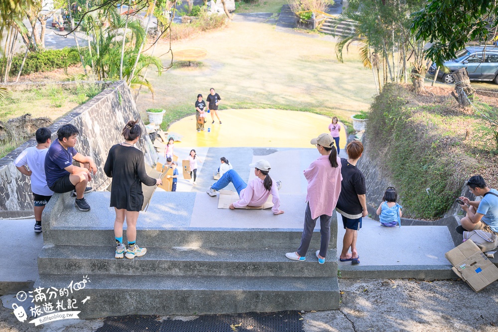 高雄【三桃山森林休閒園】台灣最早期的遊樂園創始地.100元門票玩到底.人氣高空腳踏車&超長溜滑梯!