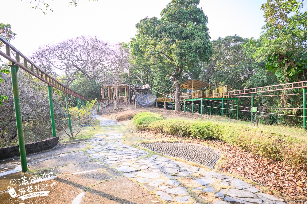 高雄【三桃山森林休閒園】台灣最早期的遊樂園創始地.100元門票玩到底.人氣高空腳踏車&超長溜滑梯!