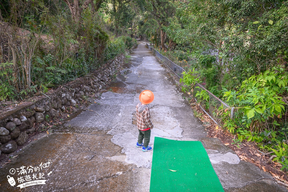高雄【三桃山森林休閒園】台灣最早期的遊樂園創始地.100元門票玩到底.人氣高空腳踏車&超長溜滑梯!