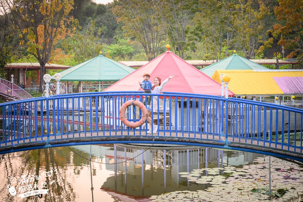 高雄【翠湖水上餐廳】超療癒湖畔熱炒土雞城,水上小火車送餐超吸睛,景色優美偽出國渡假氛圍!