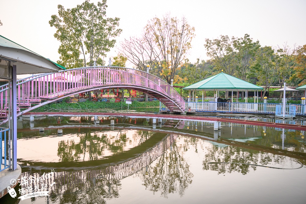 高雄【翠湖水上餐廳】超療癒湖畔熱炒土雞城,水上小火車送餐超吸睛,景色優美偽出國渡假氛圍!