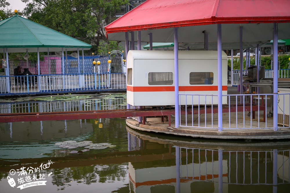 高雄【翠湖水上餐廳】超療癒湖畔熱炒土雞城,水上小火車送餐超吸睛,景色優美偽出國渡假氛圍!