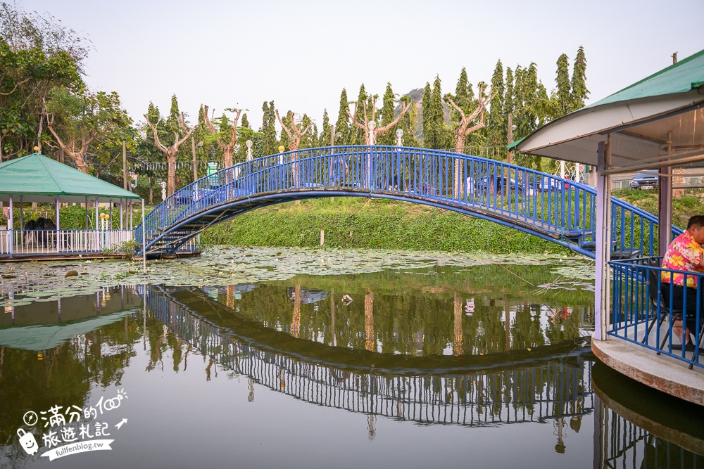 高雄【翠湖水上餐廳】超療癒湖畔熱炒土雞城,水上小火車送餐超吸睛,景色優美偽出國渡假氛圍!