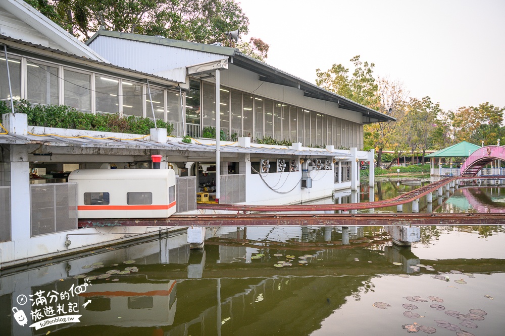 高雄【翠湖水上餐廳】超療癒湖畔熱炒土雞城,水上小火車送餐超吸睛,景色優美偽出國渡假氛圍!