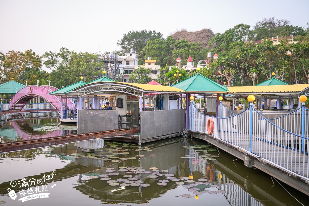高雄【翠湖水上餐廳】超療癒湖畔熱炒土雞城,水上小火車送餐超吸睛,景色優美偽出國渡假氛圍!
