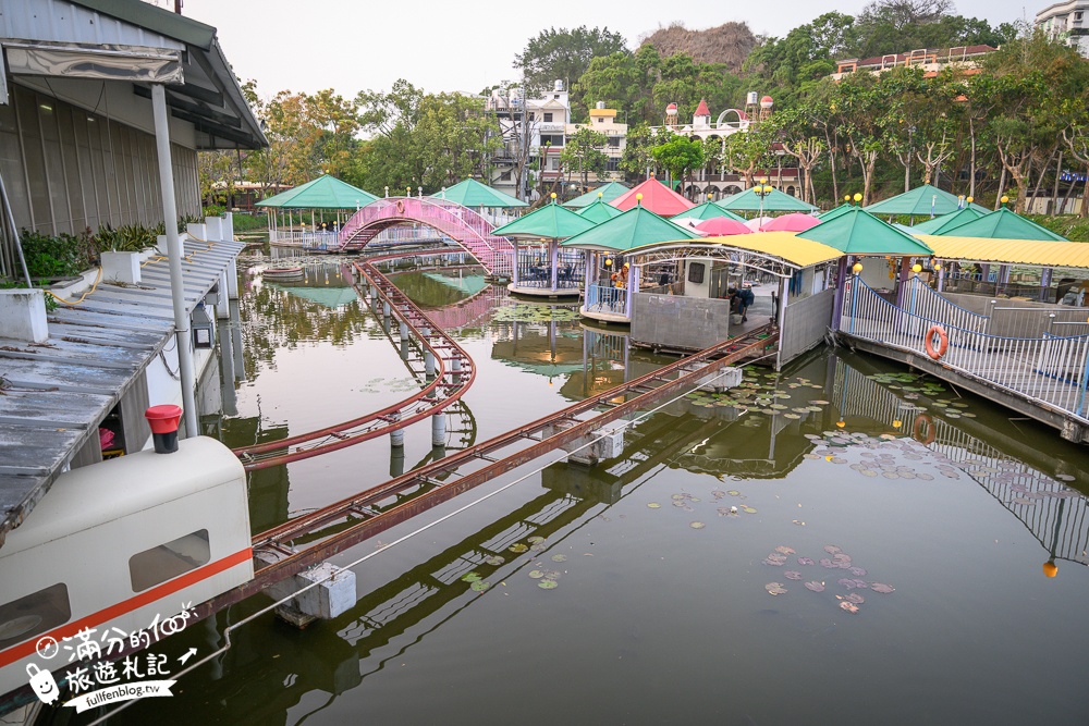 高雄【翠湖水上餐廳】超療癒湖畔熱炒土雞城,水上小火車送餐超吸睛,景色優美偽出國渡假氛圍!