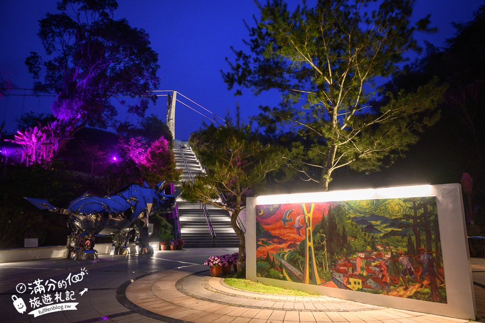 【太平雲梯夜間點燈時間】每週只開放一天星光通行,海拔1000公尺的星光大道,將星空和百萬夜景燈海盡收眼底!