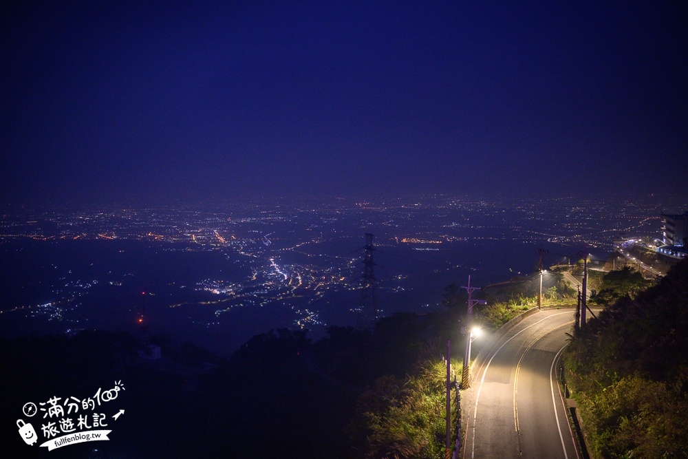 【太平雲梯夜間點燈時間】每週只開放一天星光通行,海拔1000公尺的星光大道,將星空和百萬夜景燈海盡收眼底!