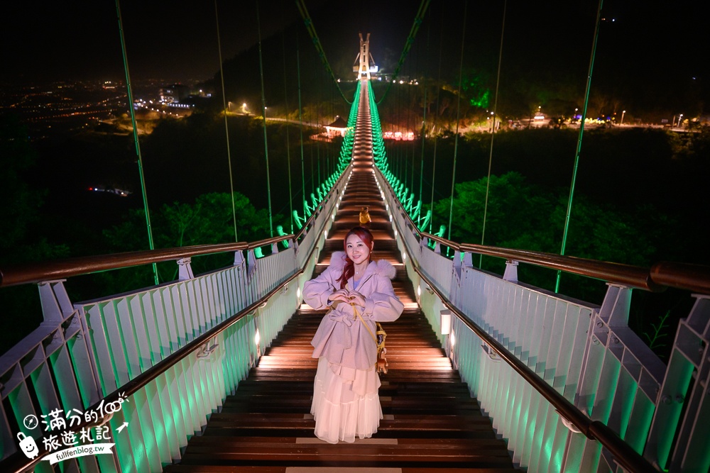 【太平雲梯夜間點燈時間】每週只開放一天星光通行,海拔1000公尺的星光大道,將星空和百萬夜景燈海盡收眼底!