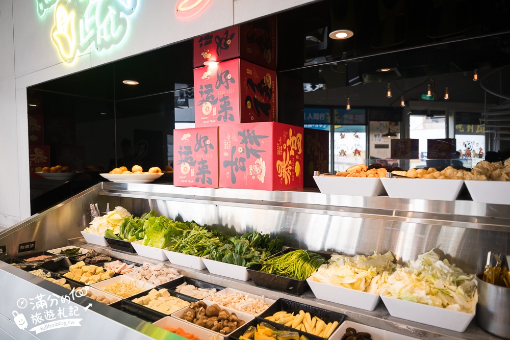 台中平價火鍋推薦【覓 · 鍋物】火鍋吃到飽只要$590,不收服務費,招牌櫻桃鴨一鴨四吃好驚艷,沒預約吃不到唷! 台中平價火鍋推薦【覓 · 鍋物】火鍋吃到飽只要$590,不收服務費,招牌櫻桃鴨一鴨四吃好驚艷,沒預約吃不到唷!