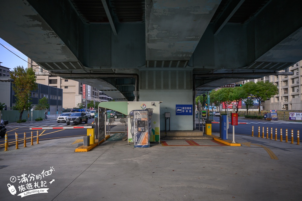新北【五股守讓堂】百年古厝變身最美圖書館,親子同行也適合,在歷史建築裡玩趣味古玩!