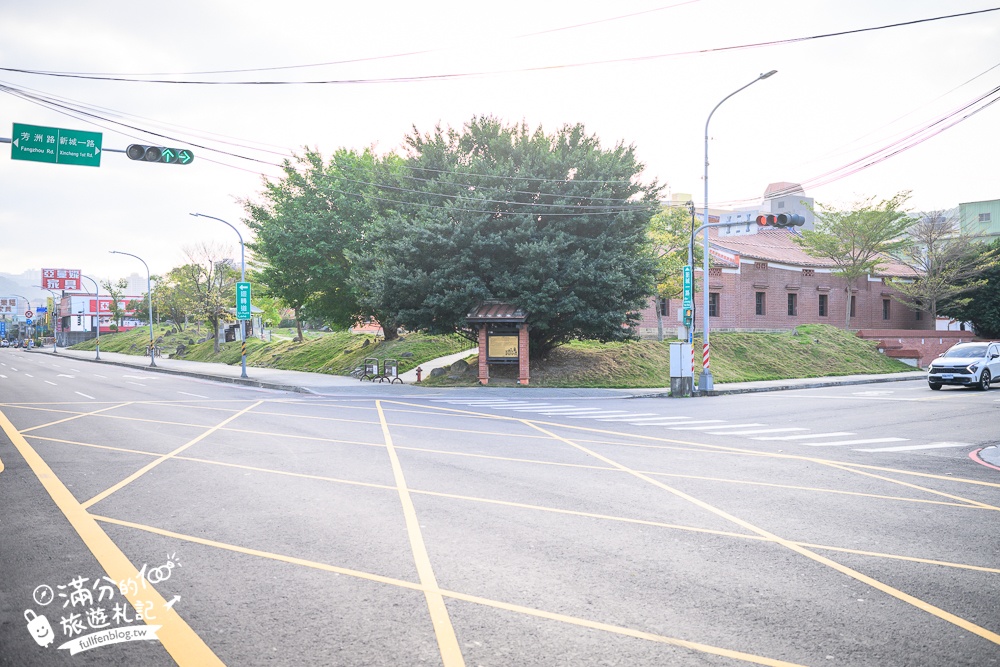 新北【五股守讓堂】百年古厝變身最美圖書館,親子同行也適合,在歷史建築裡玩趣味古玩!