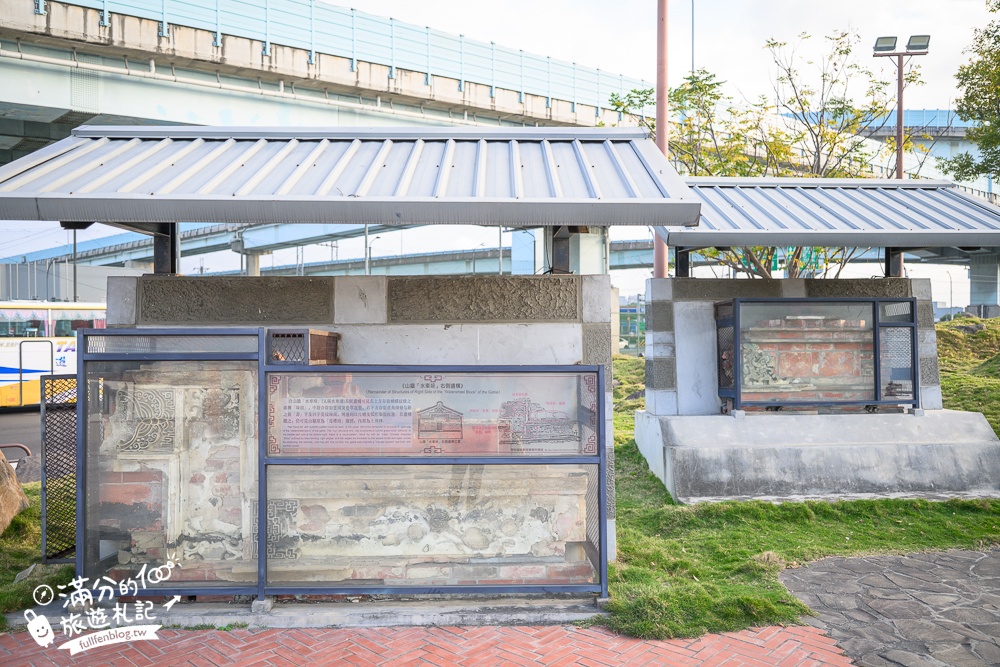 新北【五股守讓堂】百年古厝變身最美圖書館,親子同行也適合,在歷史建築裡玩趣味古玩!