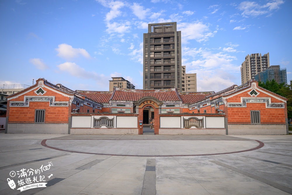 新北【五股守讓堂】百年古厝變身最美圖書館,親子同行也適合,在歷史建築裡玩趣味古玩!