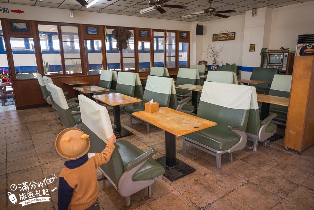 台中【新幹線列車站火車餐廳】在景觀火車上用餐.賞櫻花.看火車.玩兒童遊戲區!