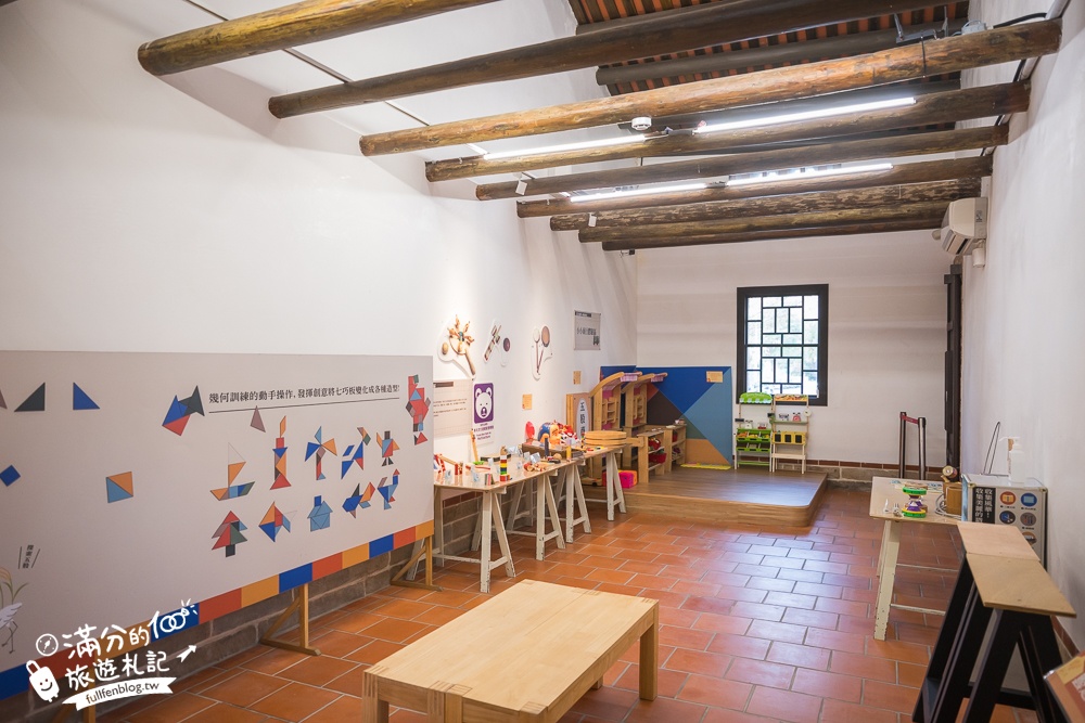 新北【五股守讓堂】百年古厝變身最美圖書館,親子同行也適合,在歷史建築裡玩趣味古玩!