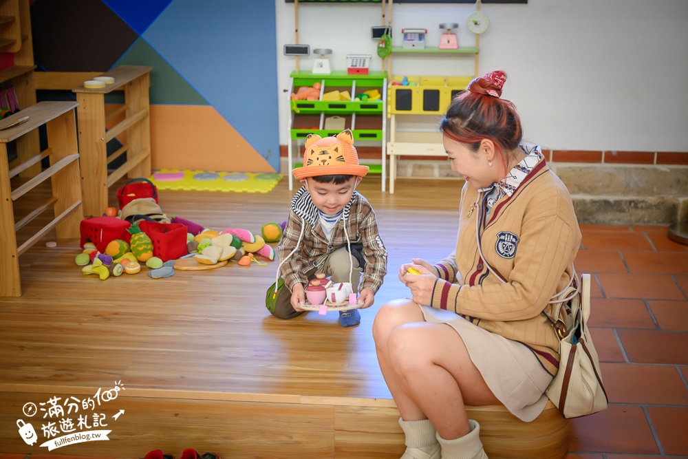 新北【五股守讓堂】百年古厝變身最美圖書館,親子同行也適合,在歷史建築裡玩趣味古玩!