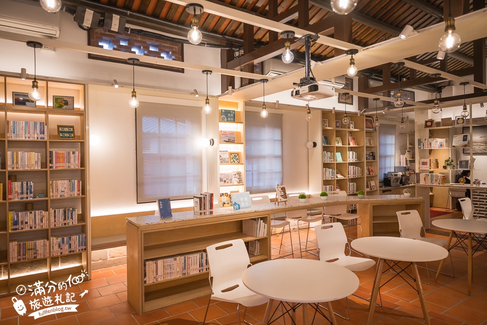 新北【五股守讓堂】百年古厝變身最美圖書館,親子同行也適合,在歷史建築裡玩趣味古玩!