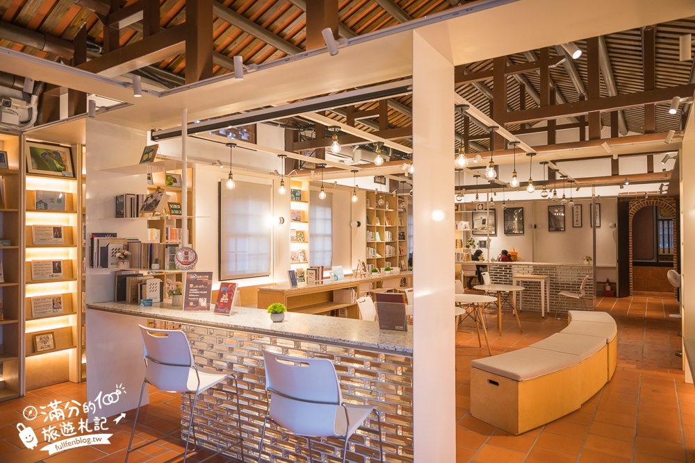 新北【五股守讓堂】百年古厝變身最美圖書館,親子同行也適合,在歷史建築裡玩趣味古玩!
