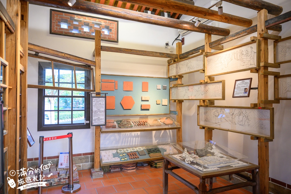 新北【五股守讓堂】百年古厝變身最美圖書館,親子同行也適合,在歷史建築裡玩趣味古玩!