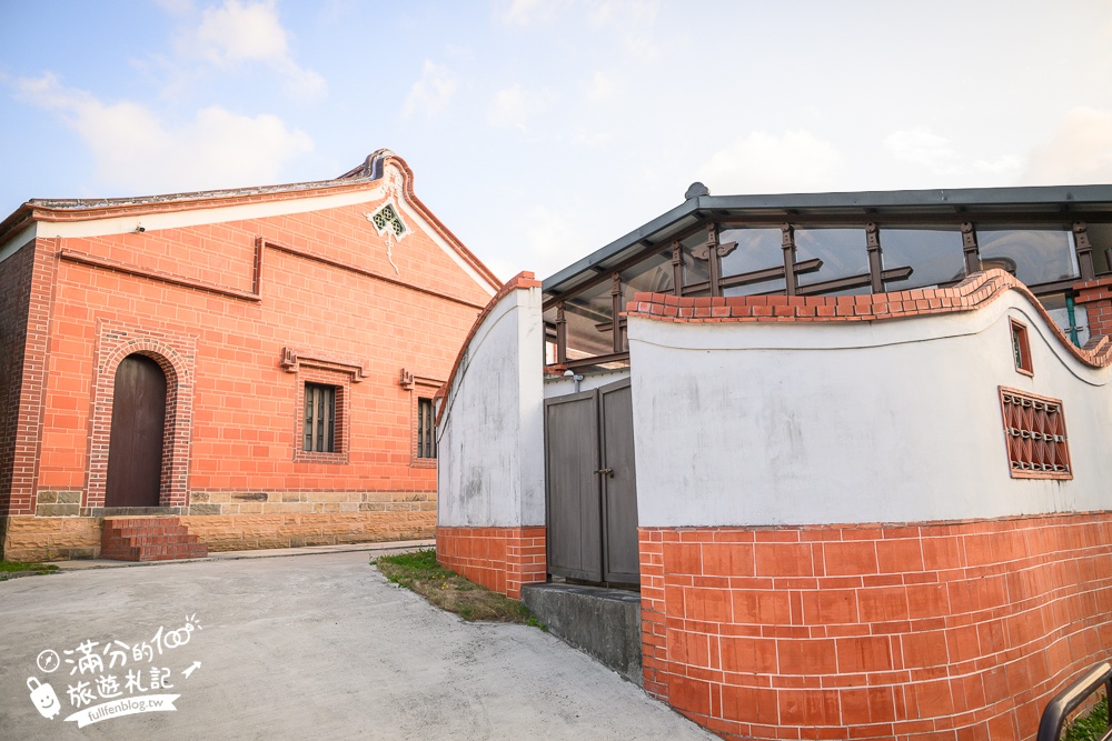 新北【五股守讓堂】百年古厝變身最美圖書館,親子同行也適合,在歷史建築裡玩趣味古玩!