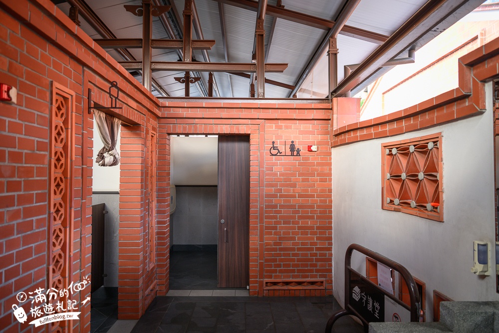 新北【五股守讓堂】百年古厝變身最美圖書館,親子同行也適合,在歷史建築裡玩趣味古玩!