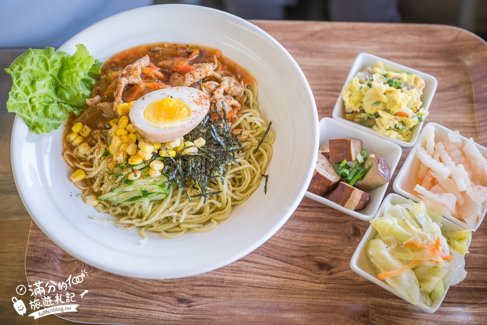 台中【新幹線列車站火車餐廳】在景觀火車上用餐.賞櫻花.看火車.玩兒童遊戲區!