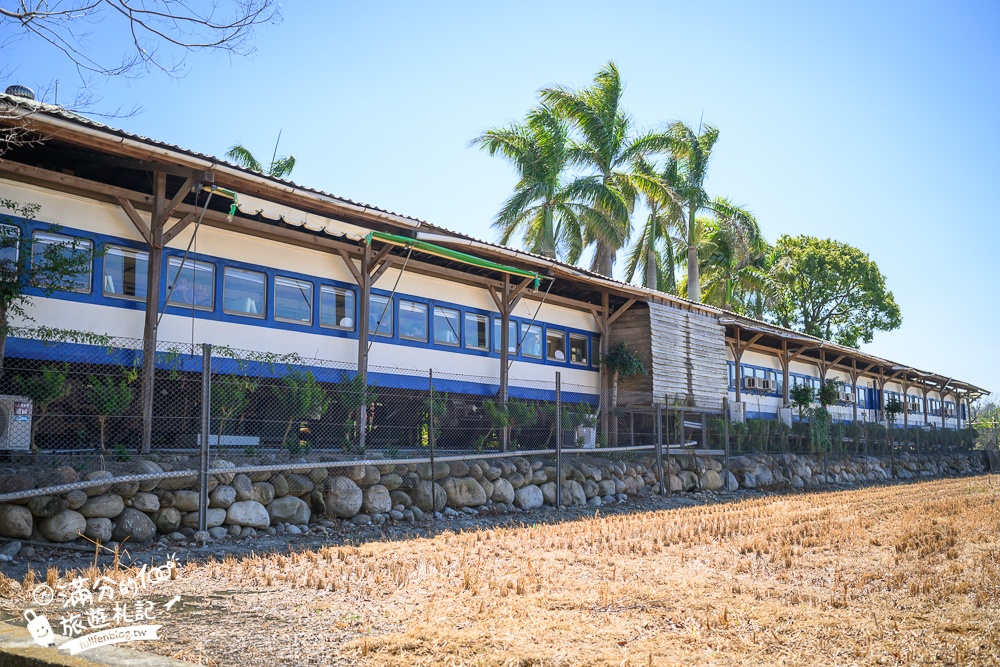 台中【新幹線列車站火車餐廳】在景觀火車上用餐.賞櫻花.看火車.玩兒童遊戲區!