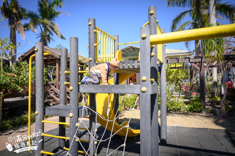 台中【新幹線列車站火車餐廳】在景觀火車上用餐.賞櫻花.看火車.玩兒童遊戲區!