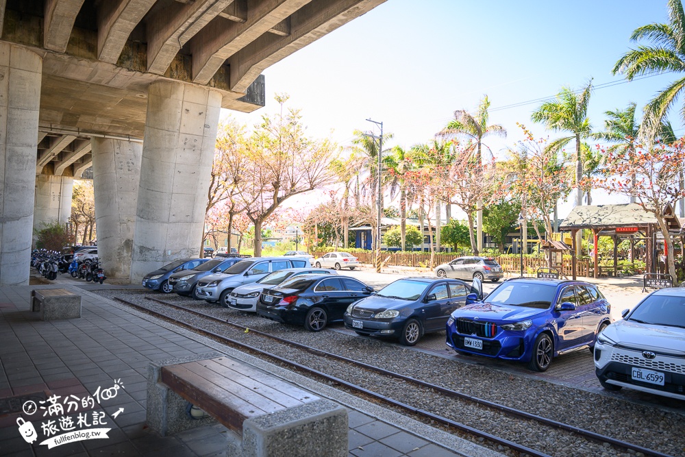 台中【新幹線列車站火車餐廳】在景觀火車上用餐.賞櫻花.看火車.玩兒童遊戲區!