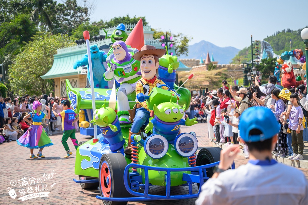 【2026香港迪士尼樂園攻略】哪類人必買快速通關迪士尼尊享卡,提前一小時入園優勢是什麼?加碼必看遊行和精彩煙火秀.親子同行這樣安排超輕鬆! 【2026香港迪士尼樂園攻略】哪類人必買快速通關迪士尼尊享卡,提前一小時入園優勢是什麼?加碼必看遊行和精彩煙火秀.親子同行這樣安排超輕鬆!