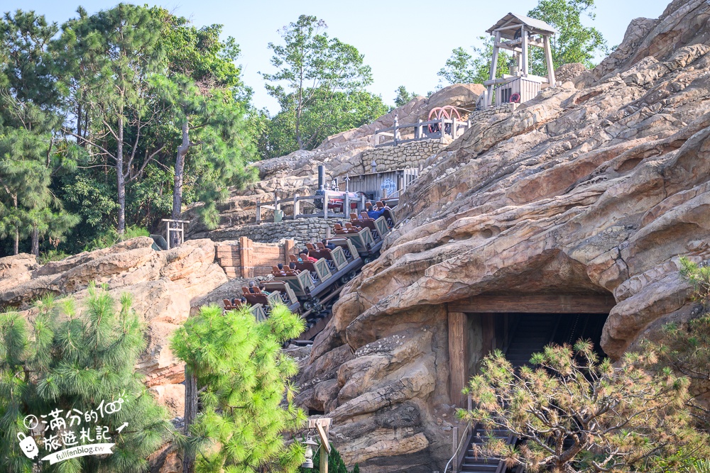 【2026香港迪士尼樂園攻略】哪類人必買快速通關迪士尼尊享卡,提前一小時入園優勢是什麼?加碼必看遊行和精彩煙火秀.親子同行這樣安排超輕鬆! 【2026香港迪士尼樂園攻略】哪類人必買快速通關迪士尼尊享卡,提前一小時入園優勢是什麼?加碼必看遊行和精彩煙火秀.親子同行這樣安排超輕鬆!