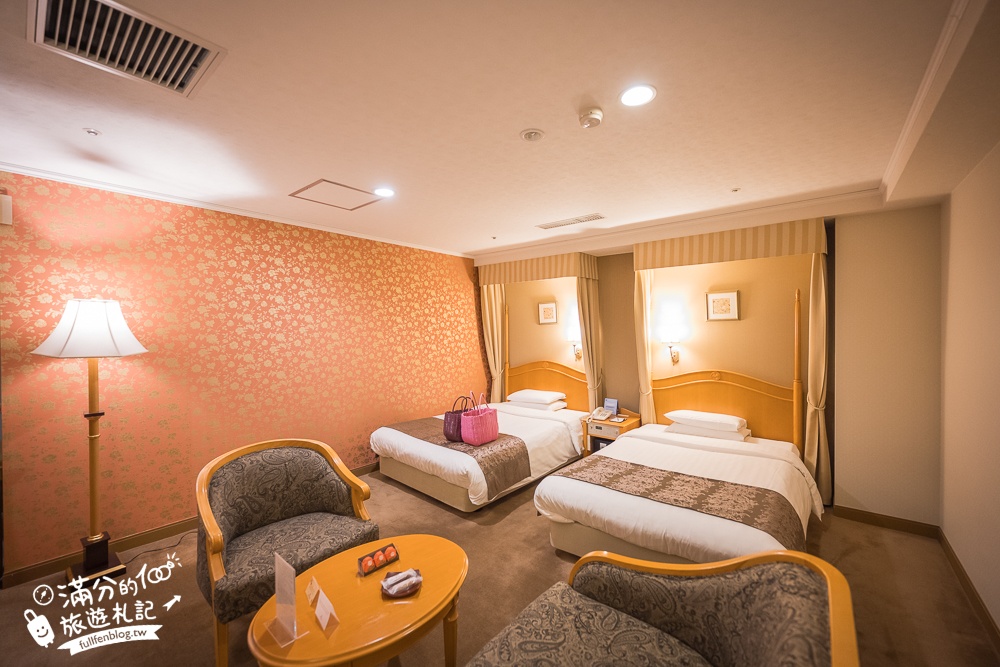 【金澤景點一日遊】TOP7金澤景點推薦,必逛金澤車站.東茶屋街.兼六園.近江町市場~金箔的故鄉玩樂攻略! 【金澤景點一日遊】TOP7金澤景點推薦,必逛金澤車站.東茶屋街.兼六園.近江町市場~金箔的故鄉玩樂攻略!