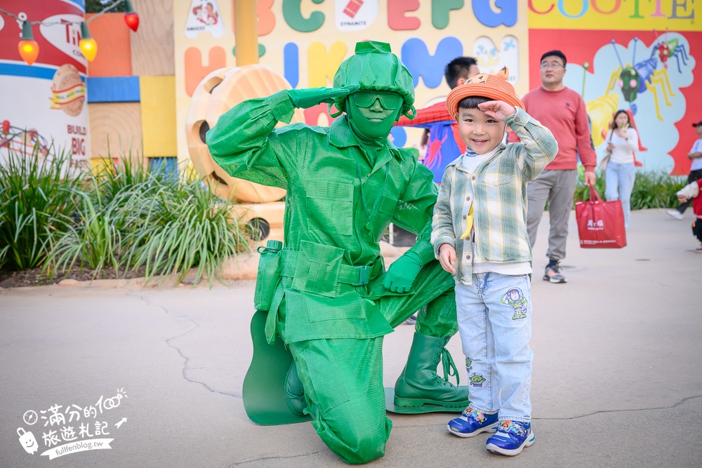 【2026香港迪士尼樂園攻略】哪類人必買快速通關迪士尼尊享卡,提前一小時入園優勢是什麼?加碼必看遊行和精彩煙火秀.親子同行這樣安排超輕鬆! 【2026香港迪士尼樂園攻略】哪類人必買快速通關迪士尼尊享卡,提前一小時入園優勢是什麼?加碼必看遊行和精彩煙火秀.親子同行這樣安排超輕鬆!