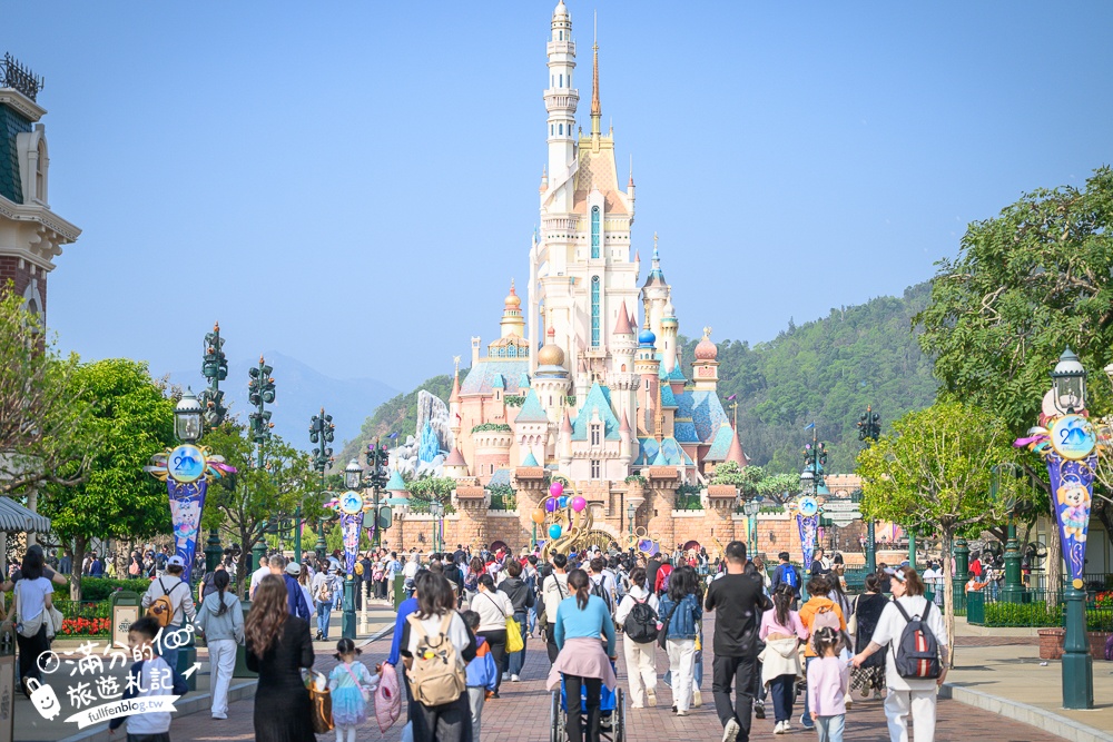 【2026香港迪士尼樂園攻略】哪類人必買快速通關迪士尼尊享卡,提前一小時入園優勢是什麼?加碼必看遊行和精彩煙火秀.親子同行這樣安排超輕鬆! 【2026香港迪士尼樂園攻略】哪類人必買快速通關迪士尼尊享卡,提前一小時入園優勢是什麼?加碼必看遊行和精彩煙火秀.親子同行這樣安排超輕鬆!