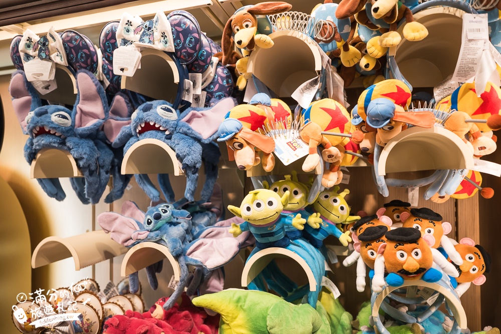 【2026香港迪士尼樂園攻略】哪類人必買快速通關迪士尼尊享卡,提前一小時入園優勢是什麼?加碼必看遊行和精彩煙火秀.親子同行這樣安排超輕鬆! 【2026香港迪士尼樂園攻略】哪類人必買快速通關迪士尼尊享卡,提前一小時入園優勢是什麼?加碼必看遊行和精彩煙火秀.親子同行這樣安排超輕鬆!