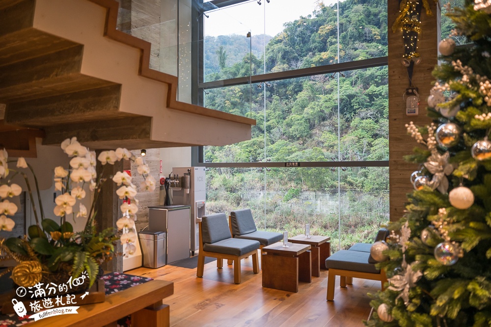 苗栗【泰安觀止溫泉會館】一泊二食溫泉客房開箱.可住宿可泡湯.被森林包圍的清水模溫泉城堡!