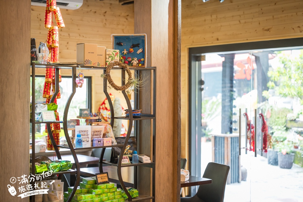 南投【紅屋小站】雲林南投交界的紅色小屋.人氣必吃苦茶油雞&鯛魚燒~山林裡唯美餐館!