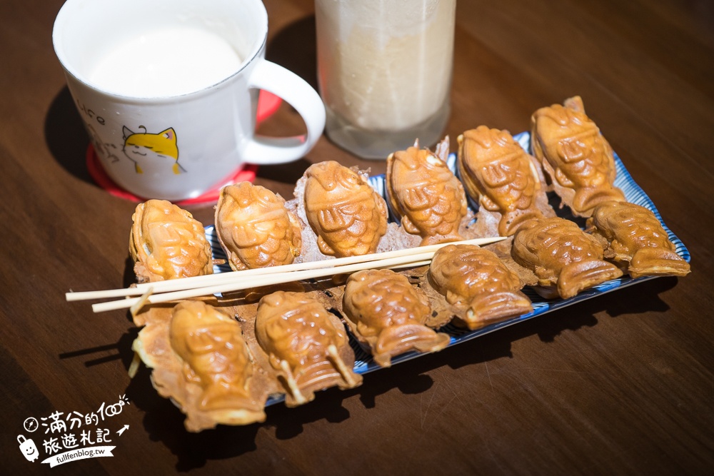 南投【紅屋小站】雲林南投交界的紅色小屋.人氣必吃苦茶油雞&鯛魚燒~山林裡唯美餐館!