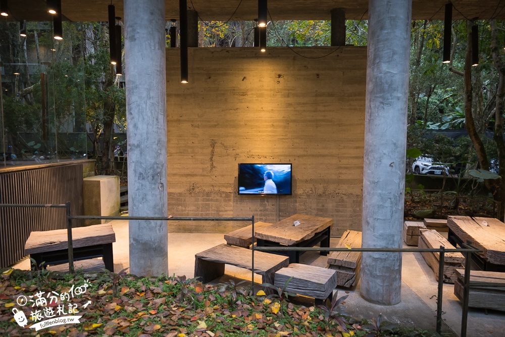 苗栗【泰安觀止溫泉會館】一泊二食溫泉客房開箱.可住宿可泡湯.被森林包圍的清水模溫泉城堡!