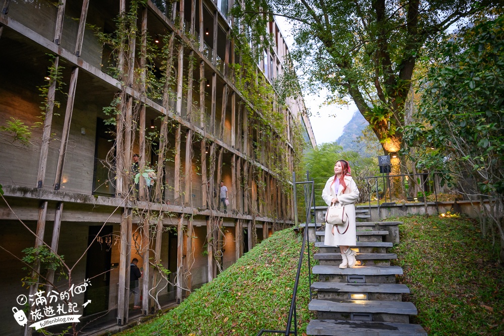 苗栗【泰安觀止溫泉會館】一泊二食溫泉客房開箱.可住宿可泡湯.被森林包圍的清水模溫泉城堡!
