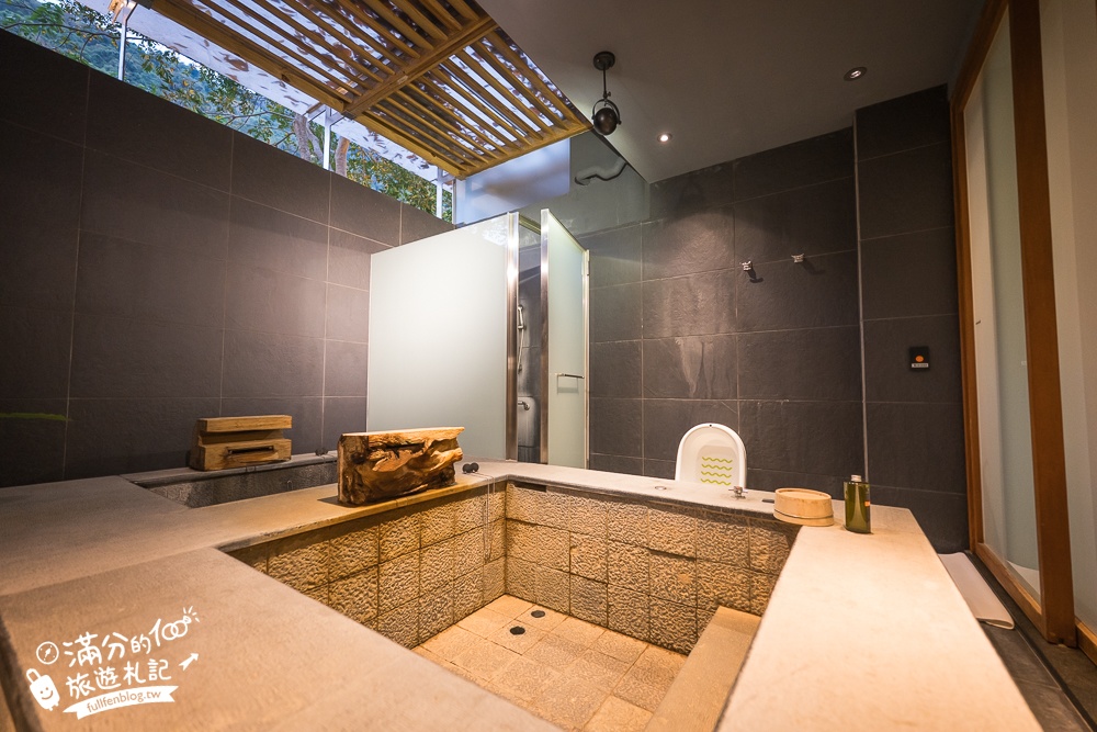 苗栗【泰安觀止溫泉會館】一泊二食溫泉客房開箱.可住宿可泡湯.被森林包圍的清水模溫泉城堡!