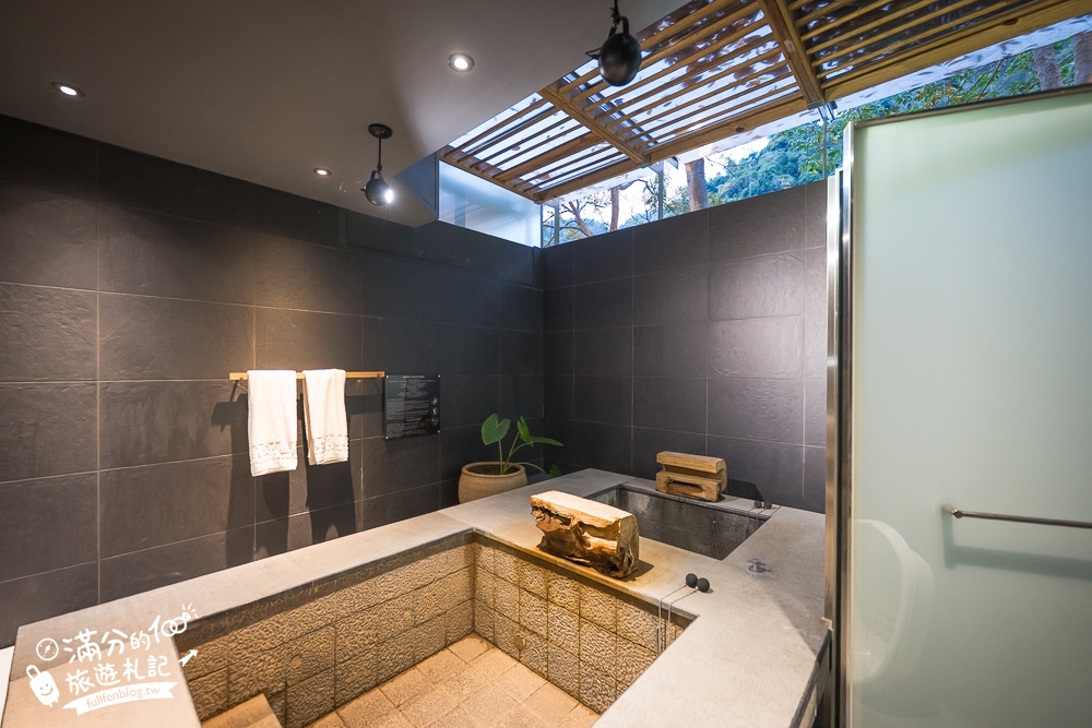 苗栗【泰安觀止溫泉會館】一泊二食溫泉客房開箱.可住宿可泡湯.被森林包圍的清水模溫泉城堡!