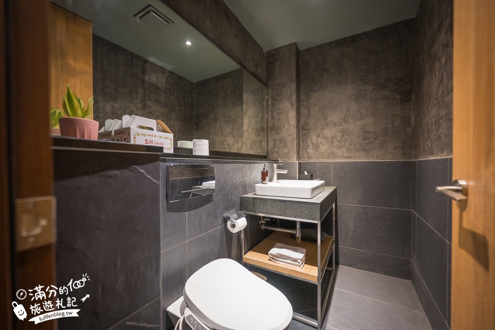 苗栗【泰安觀止溫泉會館】一泊二食溫泉客房開箱.可住宿可泡湯.被森林包圍的清水模溫泉城堡!