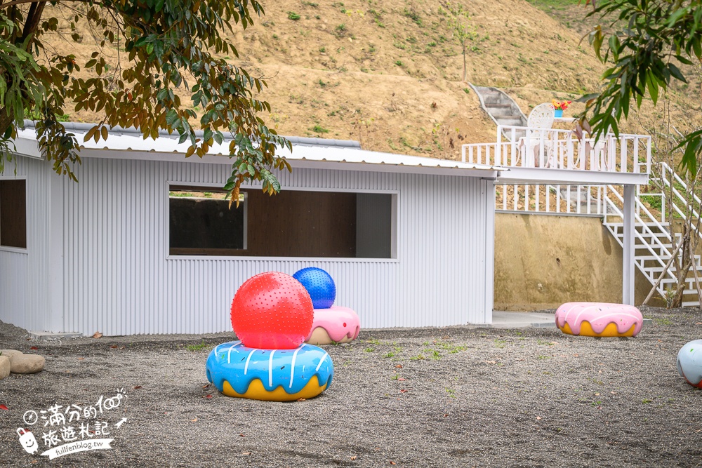 雲林新景點【有風的地方森林療癒咖啡】麝香木粉紅階梯超夢幻.賞花海.登大峽谷巨石,自然景觀好震撼! 雲林新景點【有風的地方森林療癒咖啡】麝香木粉紅階梯超夢幻.賞花海.登大峽谷巨石,自然景觀好震撼!