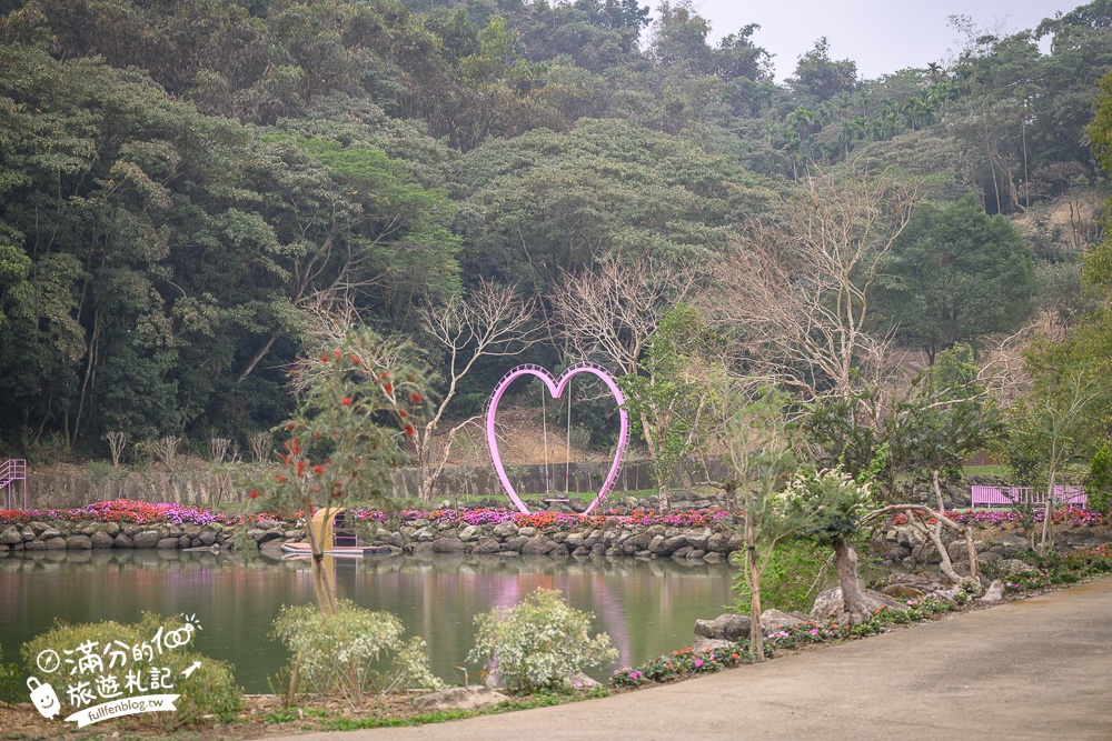 雲林新景點【有風的地方森林療癒咖啡】麝香木粉紅階梯超夢幻.賞花海.登大峽谷巨石,自然景觀好震撼! 雲林新景點【有風的地方森林療癒咖啡】麝香木粉紅階梯超夢幻.賞花海.登大峽谷巨石,自然景觀好震撼!