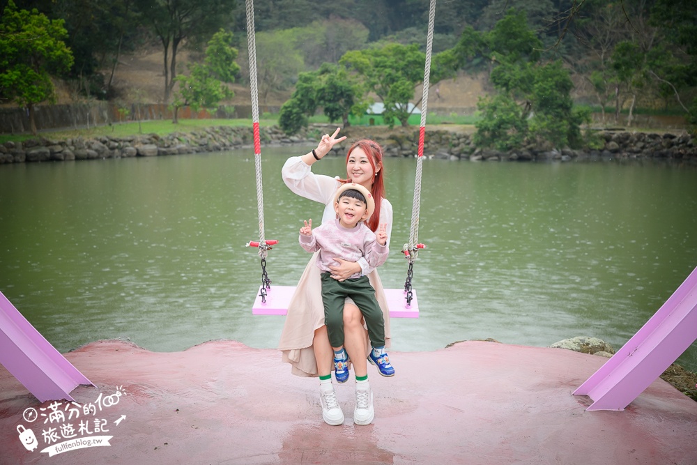 雲林新景點【有風的地方森林療癒咖啡】麝香木粉紅階梯超夢幻.賞花海.登大峽谷巨石,自然景觀好震撼! 雲林新景點【有風的地方森林療癒咖啡】麝香木粉紅階梯超夢幻.賞花海.登大峽谷巨石,自然景觀好震撼!